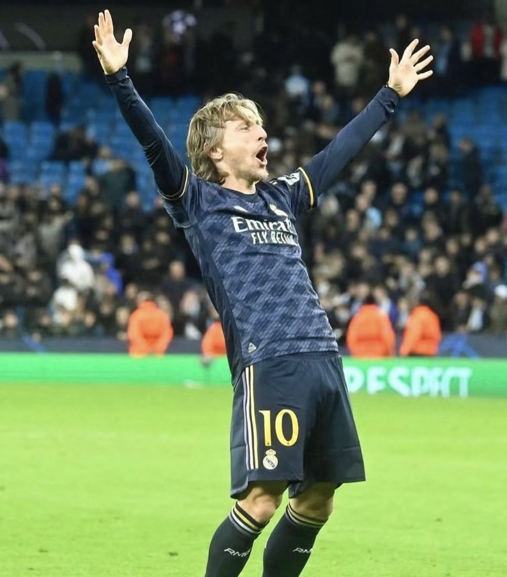 足球球员突破自我,表现堪称完美的简单介绍 足球球员突破自我,表现堪称完美的简单介绍