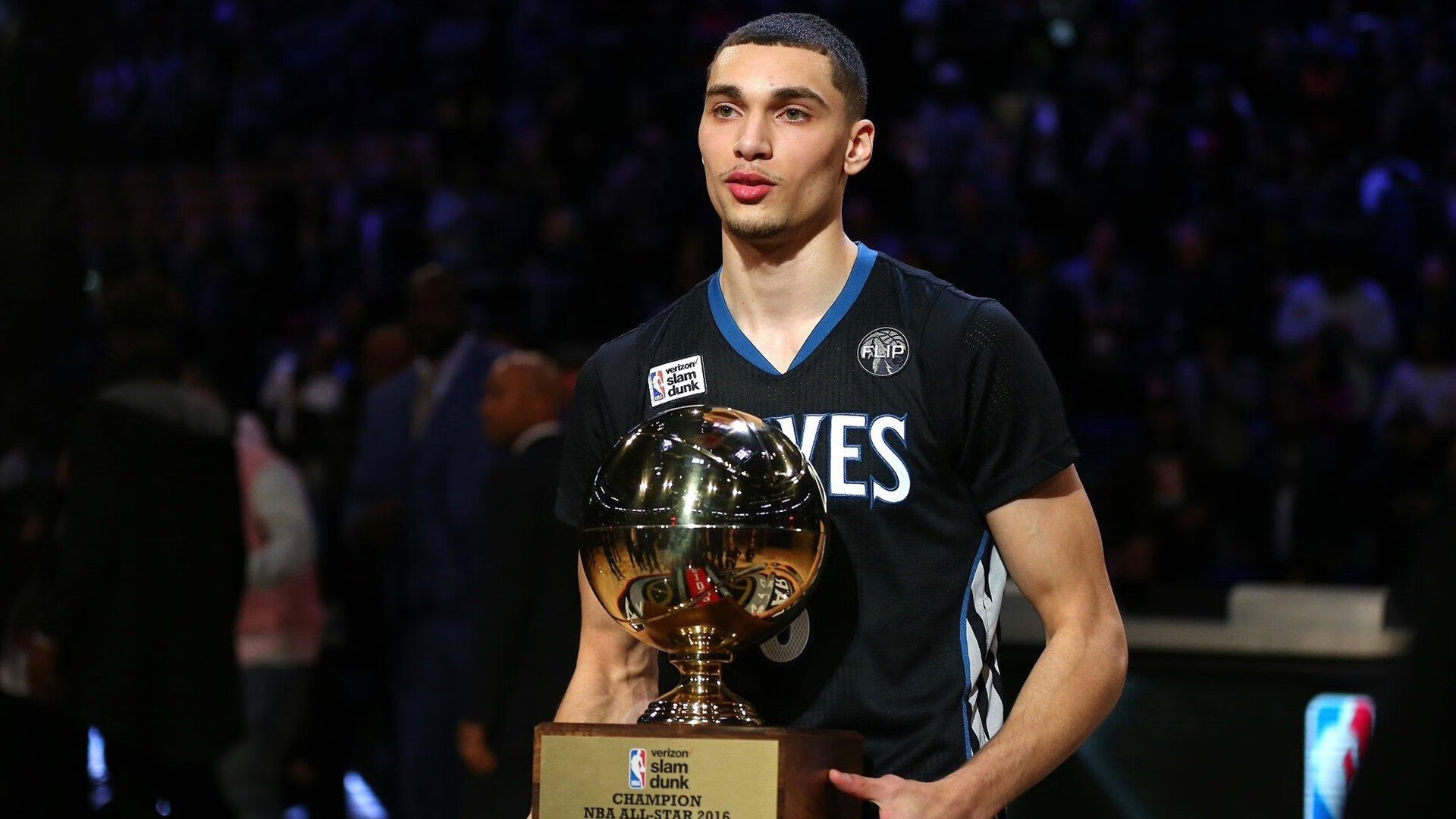 唯一性闪耀时刻，当勇士横越天山，马克西照亮欧陆—竞技体育的不可复刻之夜