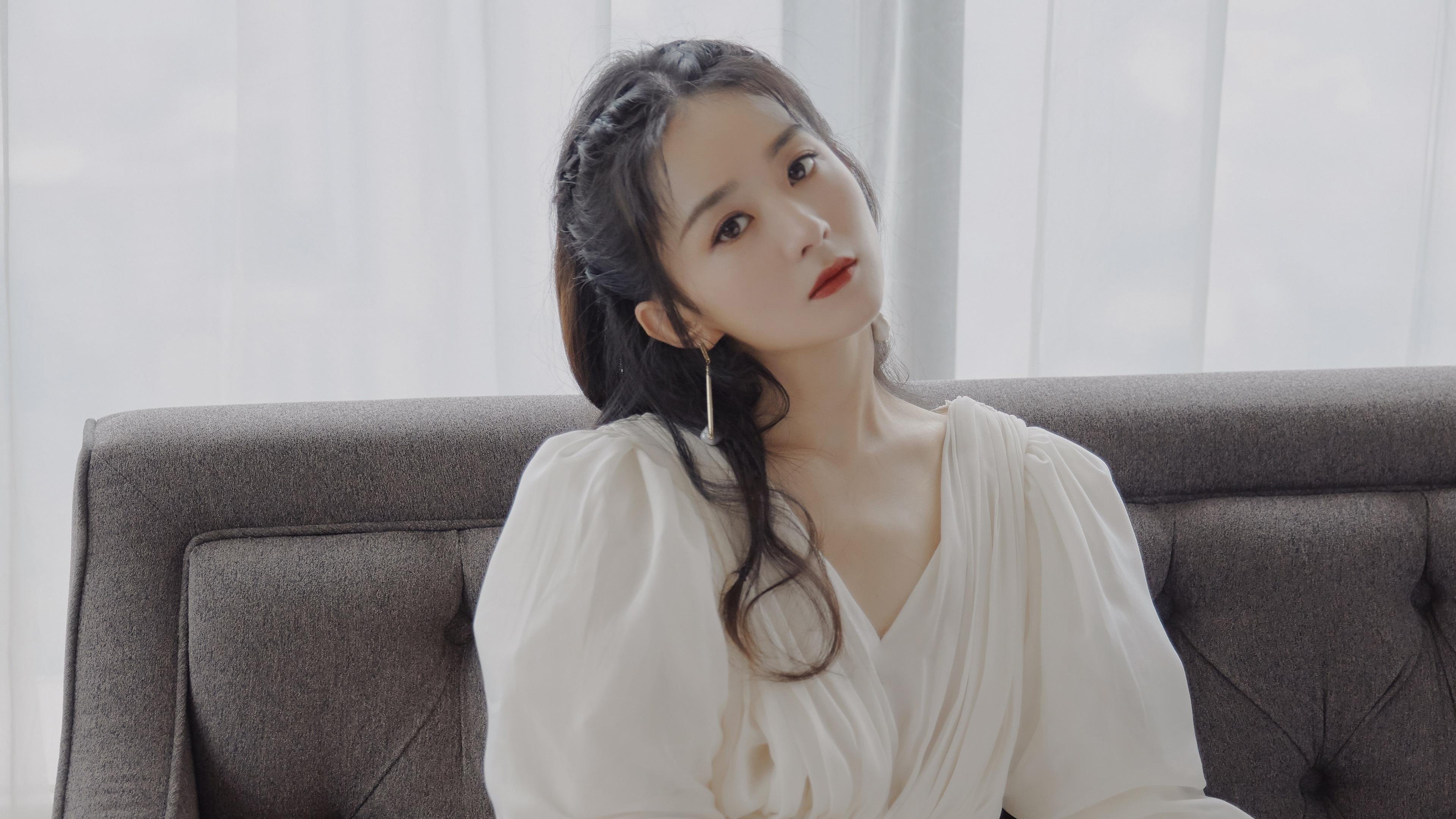 双线奏凯，姆巴佩巨星闪耀，紫百合战术破敌—现代足球的两种胜利方程式